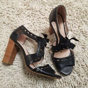 Couture Collection By Hush Puppies Strap Heels Bra 35 Sz 6/37